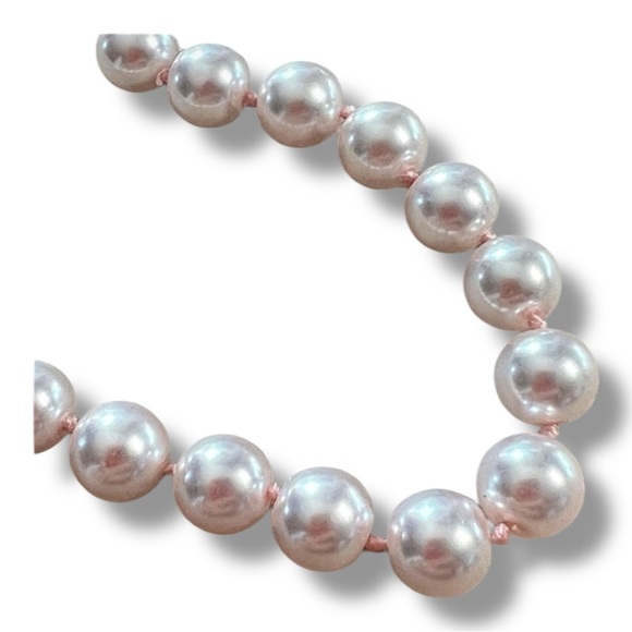 ICING light light barely pink string of faux pearl necklace 8-10” - Picture 2 of 10